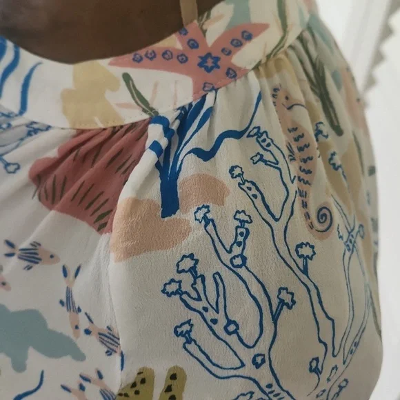 Spartina 449 Cora Seafoam Mermaids Split V-neck 100% Silk Blouse Size S - Picture 9 of 11